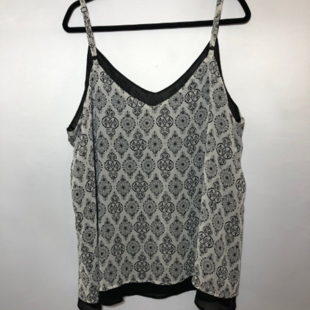 Torrid Double Layer B&W Print Swing Cami Size 3 - image 3